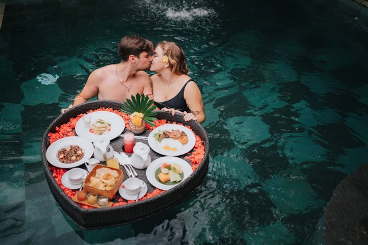 Floating Breakfast